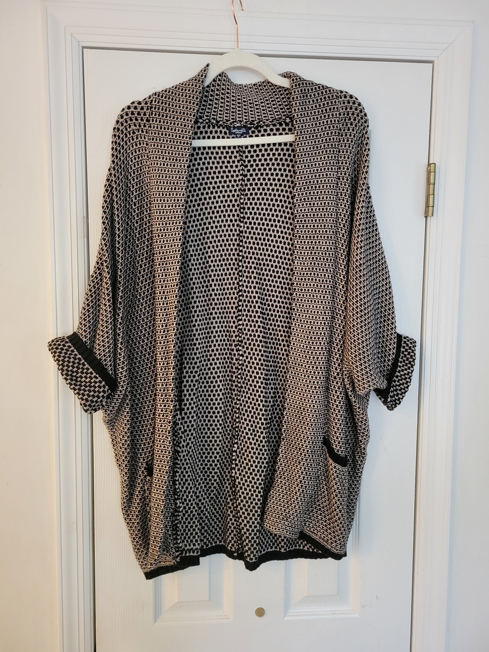 Splendid Black & Cream Open-Front Geometric Cardigan